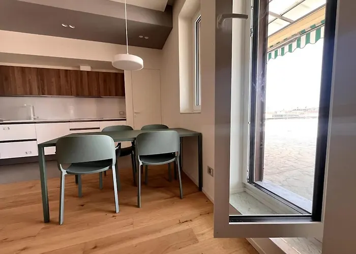 Stunning Penthouse Duomo Experience Apartment Mailand
